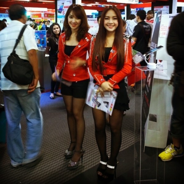 Фото красивых девушек таек из Бангкока и Паттайи